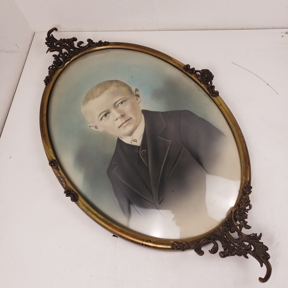 Antique Oval Bubble Glass Picture Frame Ornate Gold Metal Convex Victorian 27in